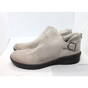 Bzees Dove Gray Get Together Washable Booties sz 9M